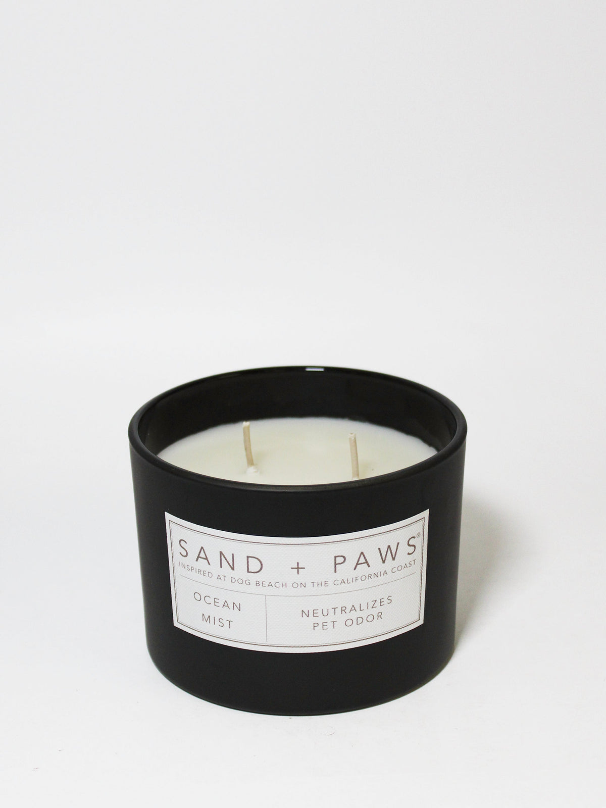 Sand + Paws Ocean Mist Hand-poured 12 oz scented candle