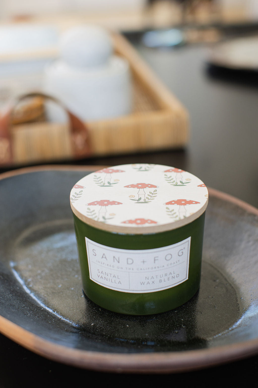 Santal Vanilla Hand-poured 12 oz scented candle