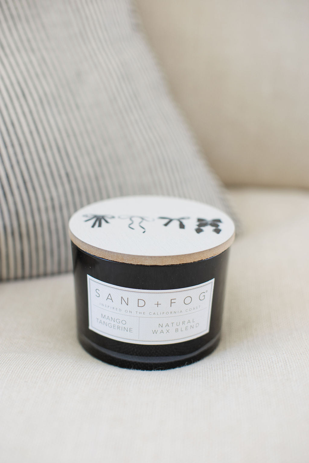 Mango Tangerine Hand-poured 12 oz scented candle