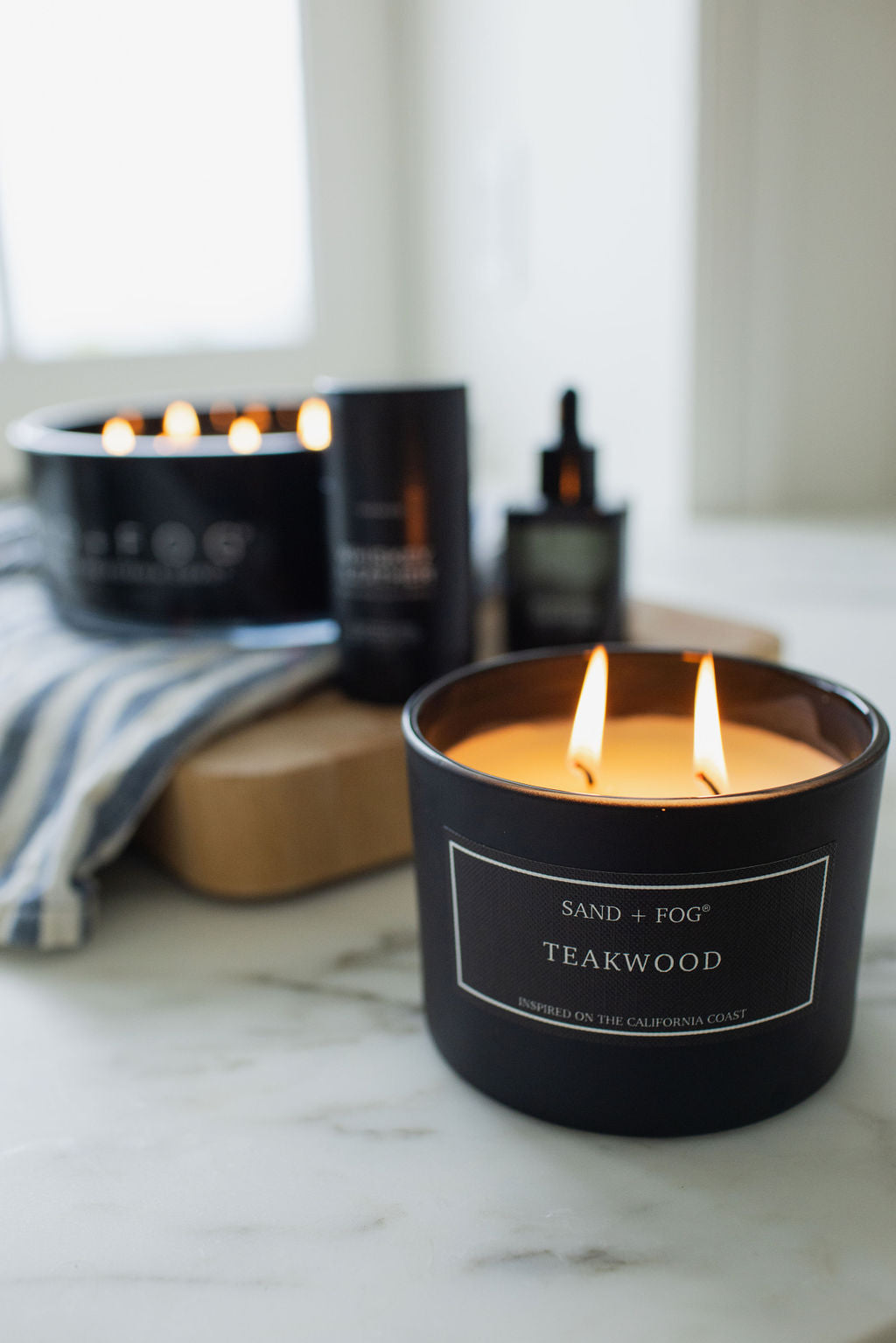 Teakwood Hand-poured 12 oz scented candle