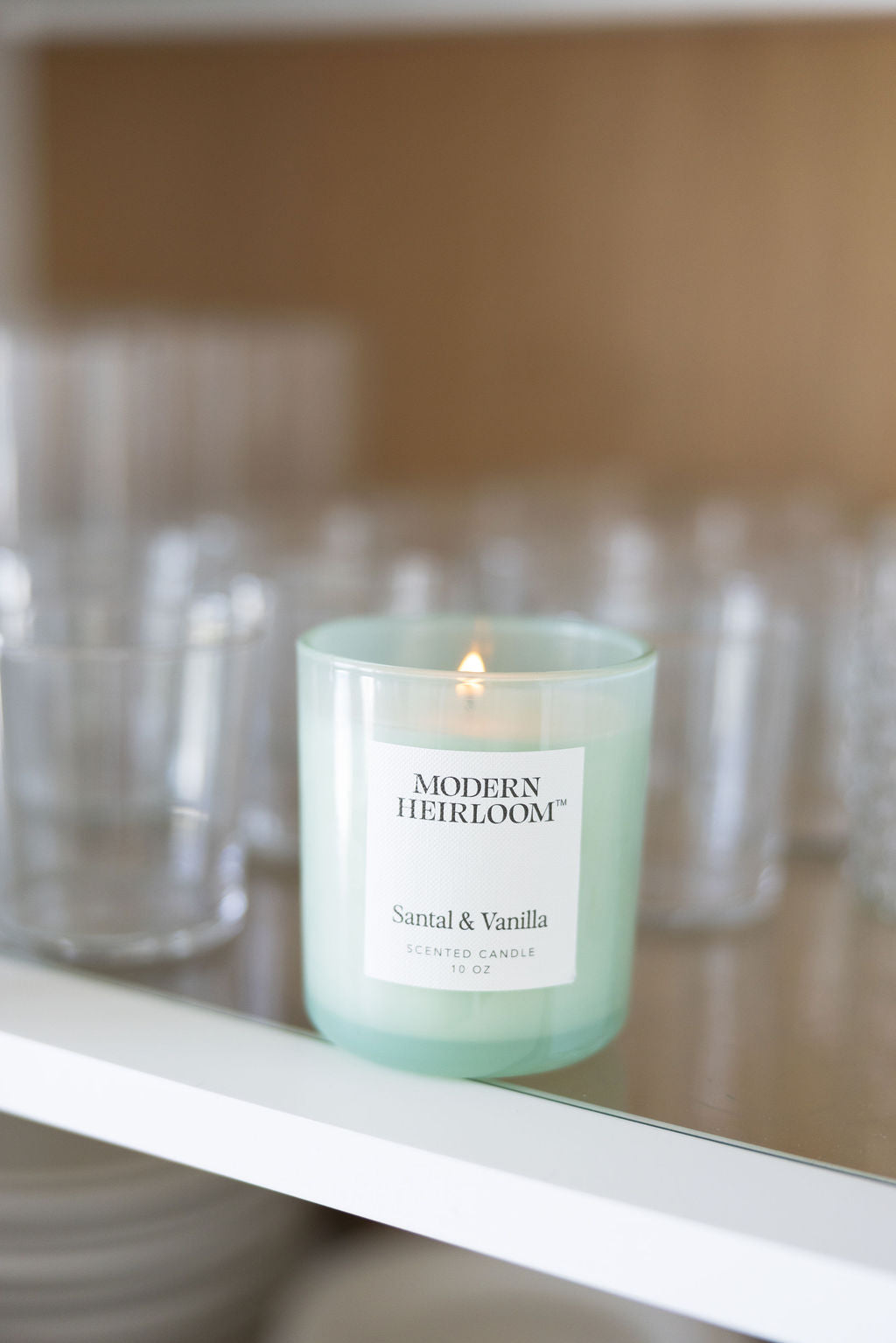 Santal & Vanilla Hand-poured 10 oz scented candle