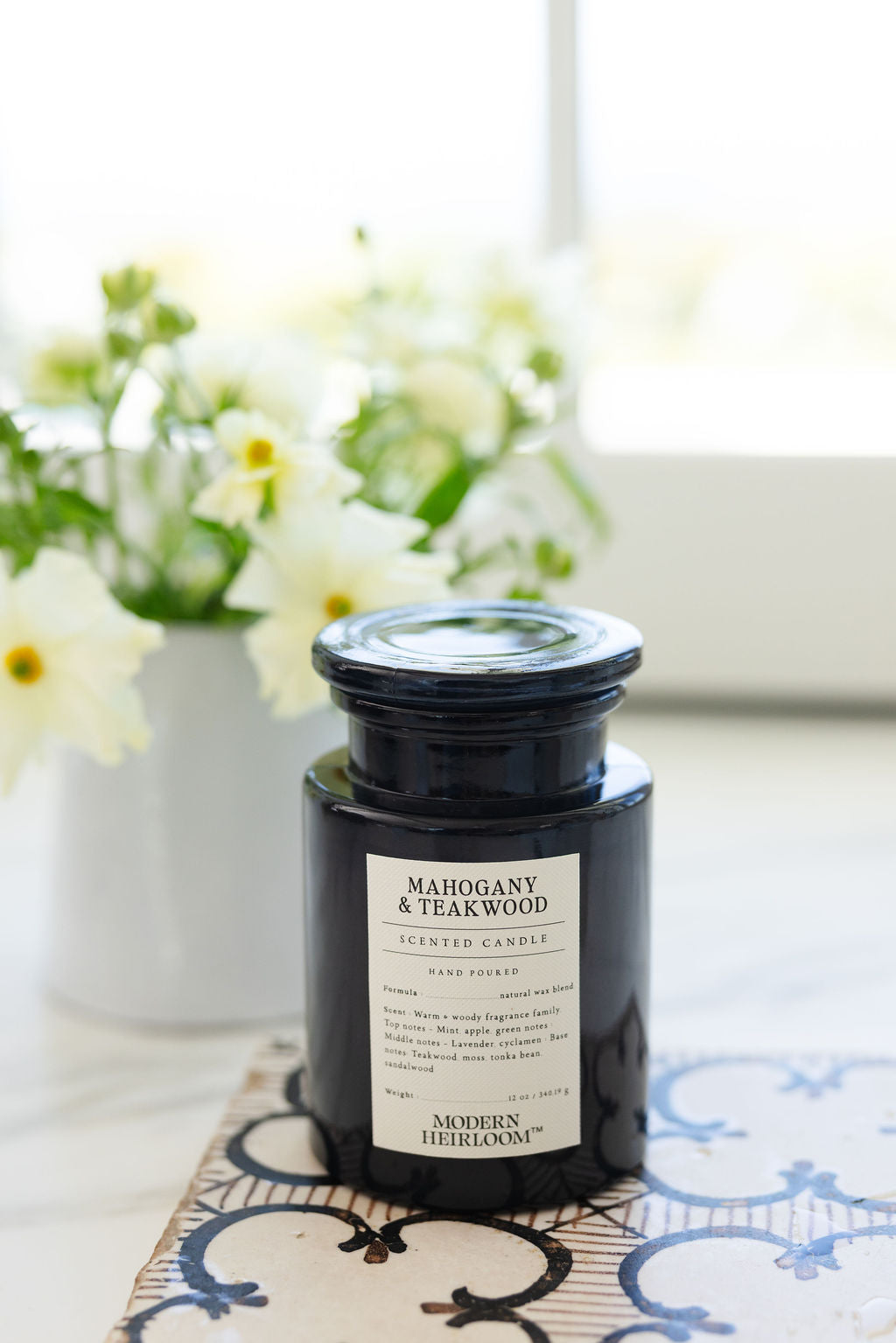 Mahogany & Teakwood Hand-poured 12 oz scented candle