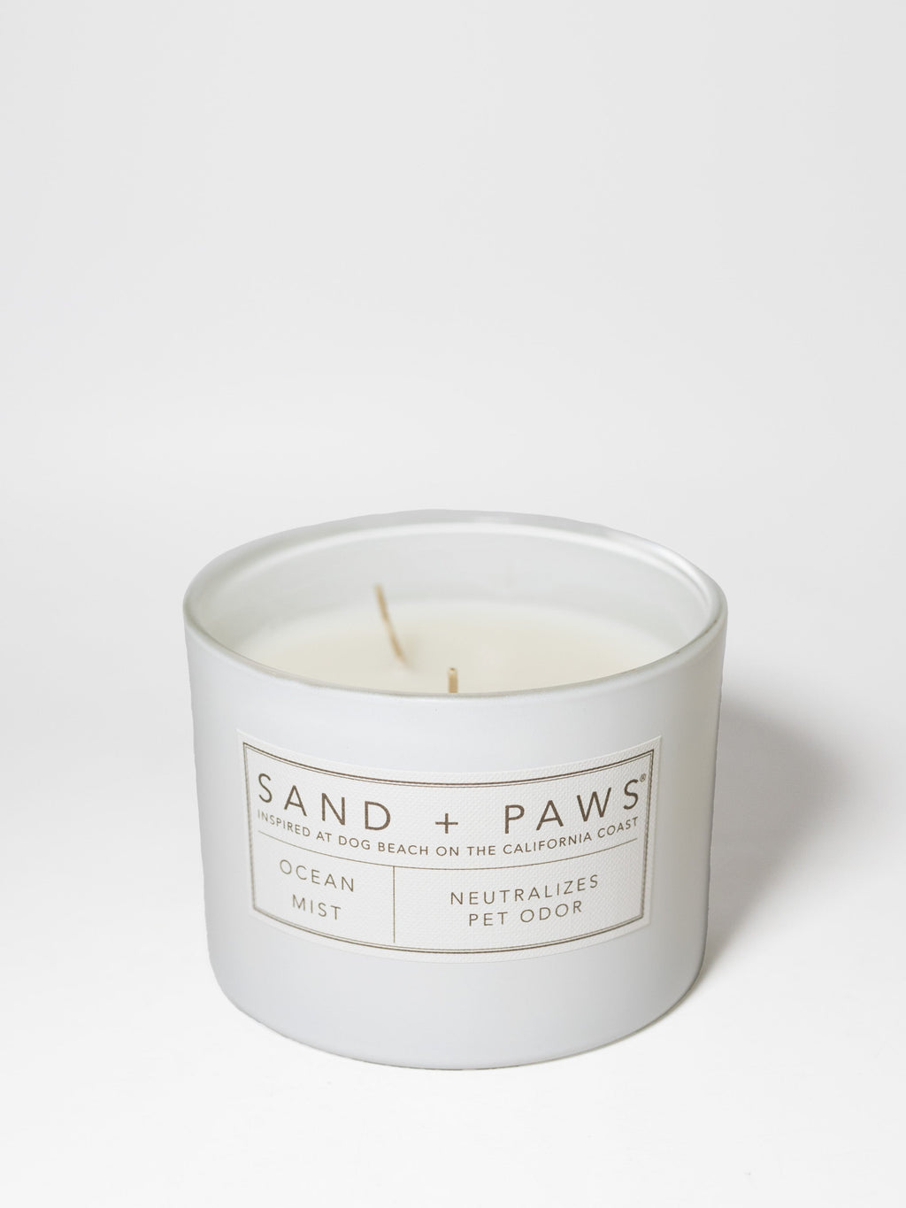 Sand + Paws Ocean Mist Hand-poured 12 oz scented candle