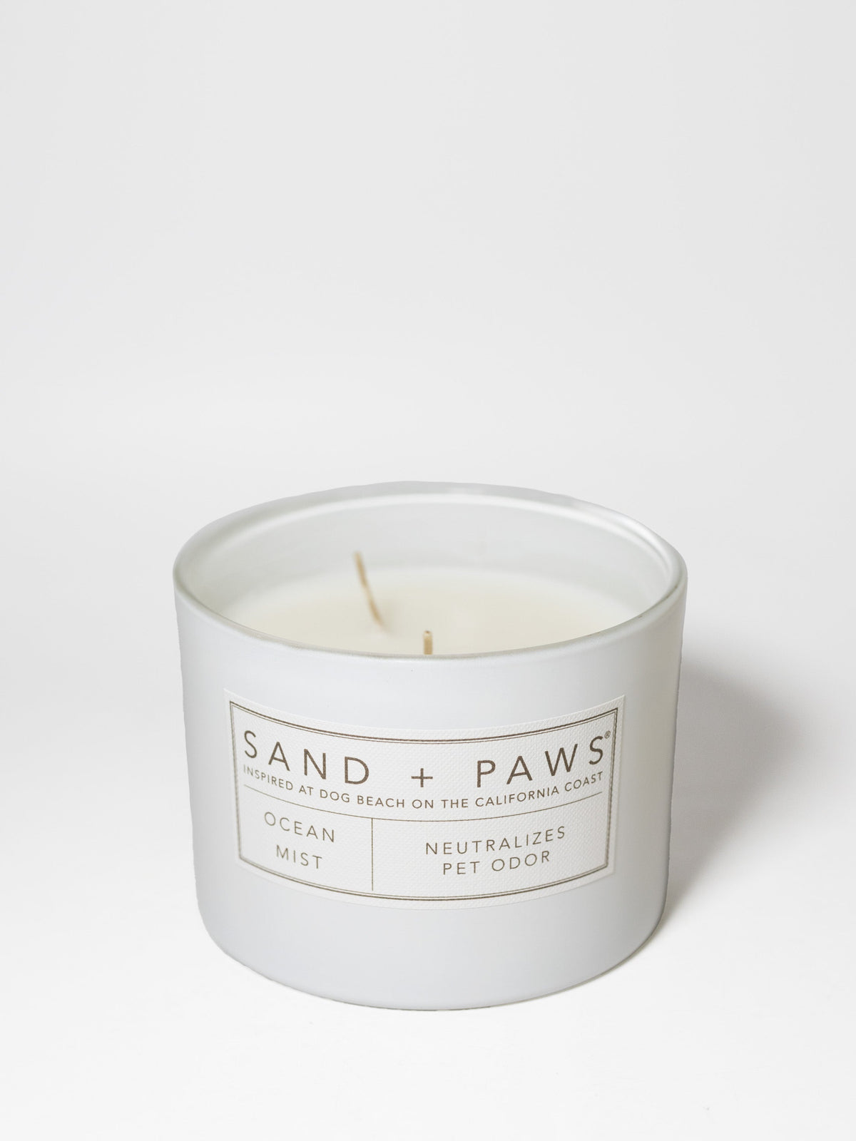 Sand + Paws Ocean Mist Hand-poured 12 oz scented candle