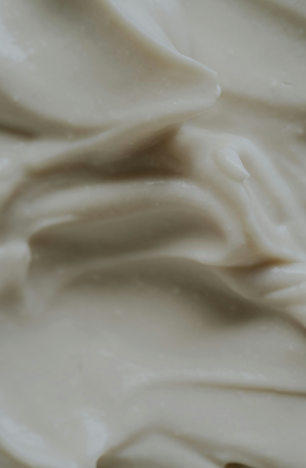 White Vanilla Radiant 4 oz Illuminating Body Oil