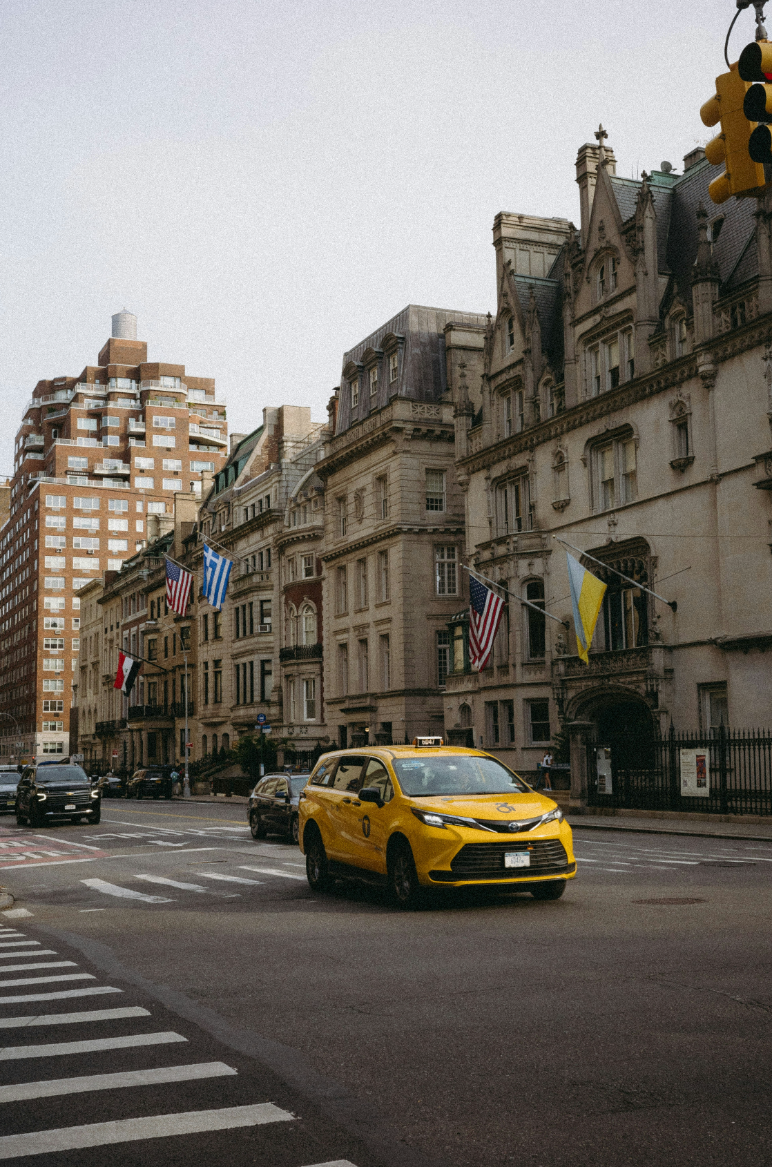 Upper East Side Long-lasting 50 ml Perfume Oil Dropper