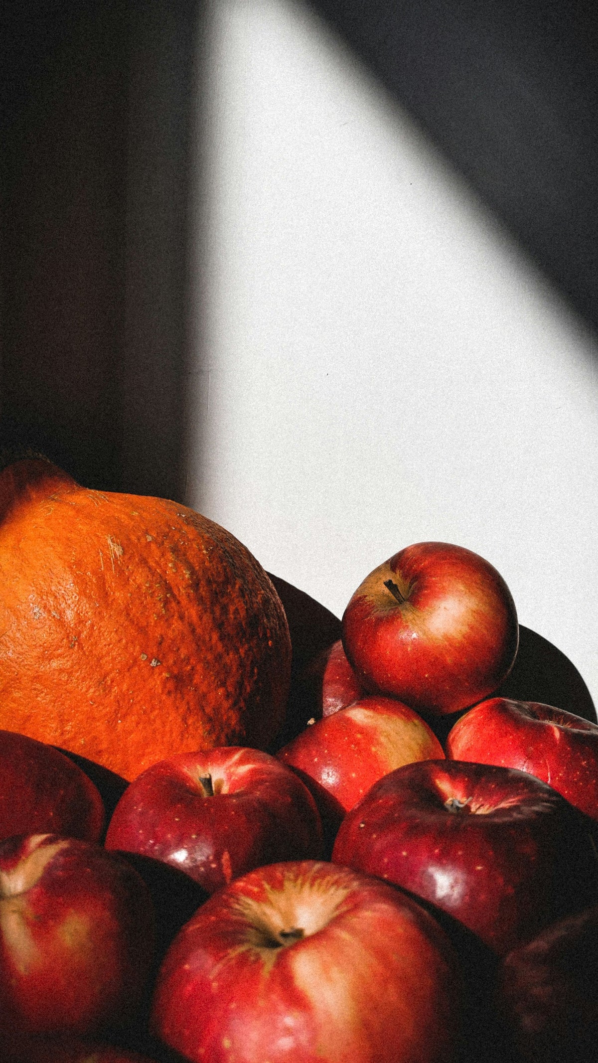 Pumpkin & Apple Hand-poured 12 oz scented candle